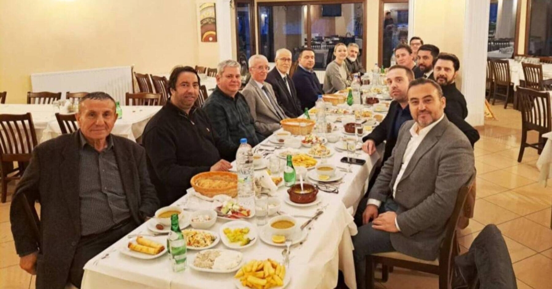 Σε δείπνο με παρακρατικούς, ψευτομουφτήδες βουλευτές της Νέας Αριστεράς