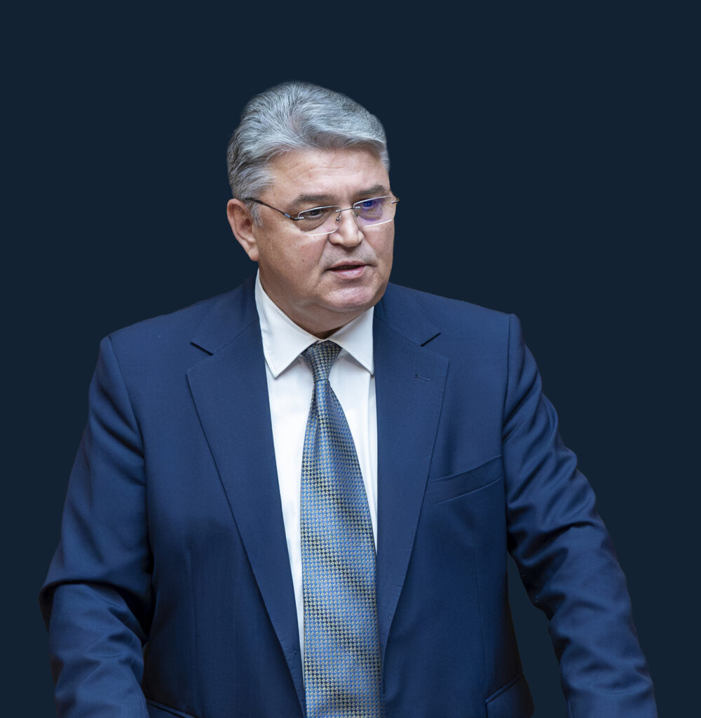 Δ. Νατσιός: Η ασπίδα συνοδεύεται από δόρυ και σπαθί