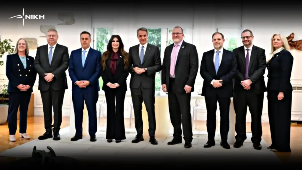 Θαλάσσια περιοχή νότια της Κρήτης με απεικόνιση γεωτρητικής πλατφόρμας υδρογονανθράκων, συμβολίζοντας την ενεργειακή συμφωνία και τις γεωπολιτικές διαστάσεις στην Ανατολική Μεσόγειο