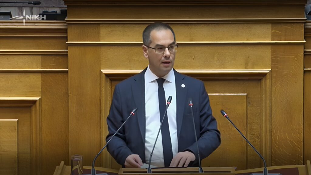 Ρούντας: «Στήριξη στην αδελφή μας Κύπρο χωρίς εμπλοκή στον πόλεμο» Ο βουλευτής Λαρίσης και αντιπρόεδρος της ΝΙΚΗΣ, Γεώργιος Ρούντας, μιλά στο βήμα της Βουλής κατά τη συζήτηση για την εκλογική περιφέρεια Απόδημου Ελληνισμού και την επιστολική ψήφο, ασκώντας σφοδρή κριτική στην κυβέρνηση