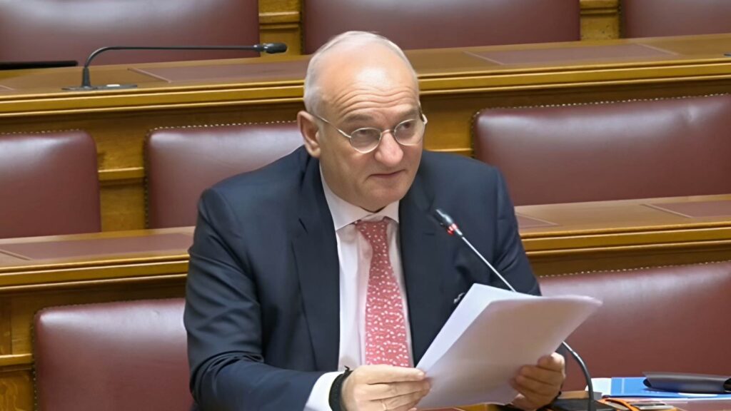 Ο Ανδρέας Βορύλλας μιλά στην Επιτροπή Μορφωτικών Υποθέσεων της Βουλής για το νομοσχέδιο σχετικά με την Ανώτατη Σχολή Παραστατικών Τεχνών και την καλλιτεχνική εκπαίδευση