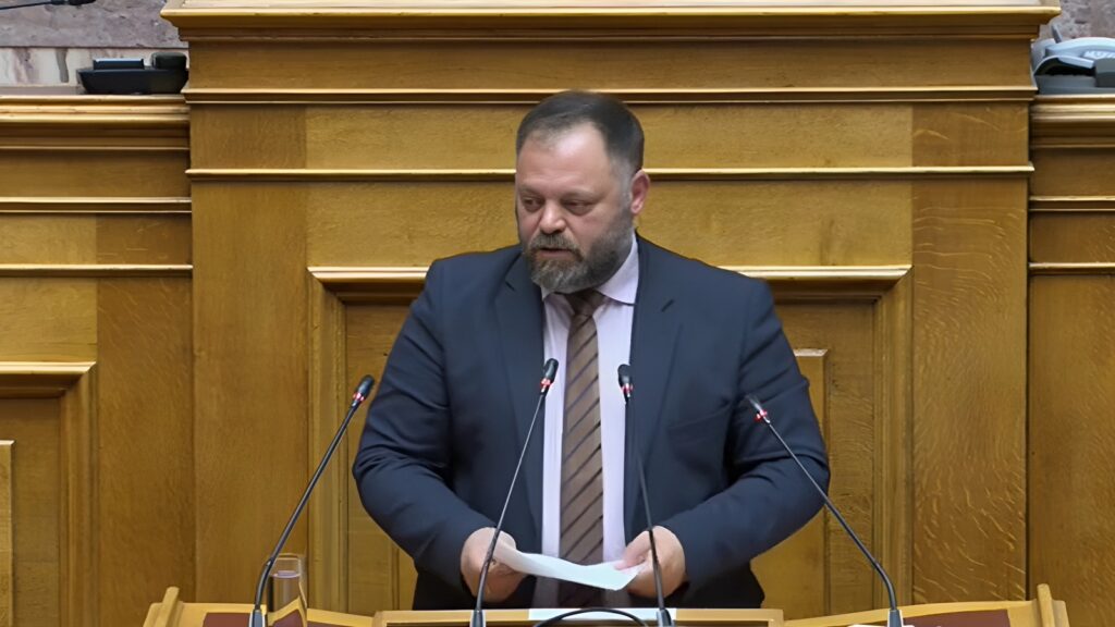 Τσιρώνης: «Το νομοσχέδιο για τις μεταφορές είναι αναγγελία θανάτου για τον δημόσιο χαρακτήρα τους» Ο βουλευτής Αχαΐας της ΝΙΚΗΣ, Σπυρίδων Τσιρώνης, μιλά από το βήμα της Ολομέλειας της Βουλής κατά τη συζήτηση του νομοσχεδίου του Υπουργείου Υποδομών και Μεταφορών