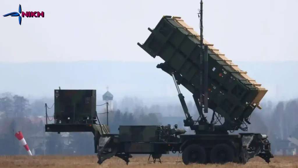 Ελληνικό αντιαεροπορικό σύστημα PATRIOT σε στρατιωτική βάση, συμβολίζοντας την εθνική άμυνα και την ασφάλεια της χώρας-κυβέρνηση