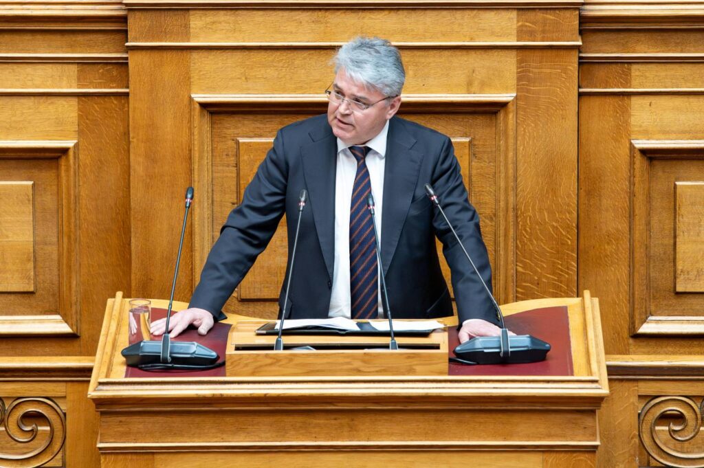 Δ. Νατσιός στη Βουλή: «Η κυβέρνηση υπηρετεί τα συμφέροντα και συνθλίβει τον λαό» Ο πρόεδρος της ΝΙΚΗΣ Δημήτρης Νατσιός μιλά από το βήμα της Ολομέλειας της Βουλής κατά τη συζήτηση του νομοσχεδίου του Υπουργείου Υποδομών και Μεταφορών για τον εκσυγχρονισμό και την αναβάθμιση των μεταφορών