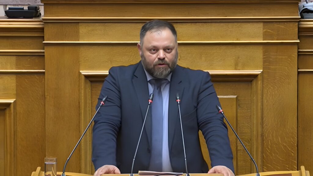 Τσιρώνης: «Με κρατική σφραγίδα η ακρίβεια – Η κυβέρνηση νομιμοποιεί το κόστος που τσακίζει τον πολίτη» Ο βουλευτής Αχαΐας της ΝΙΚΗΣ, Σπυρίδων Τσιρώνης, μιλά στη Βουλή κατά τη συζήτηση για την ΠΝΠ του Υπουργείου Ανάπτυξης, ασκώντας κριτική στην κυβέρνηση για την ακρίβεια, τα καύσιμα και την ενεργειακή πολιτική