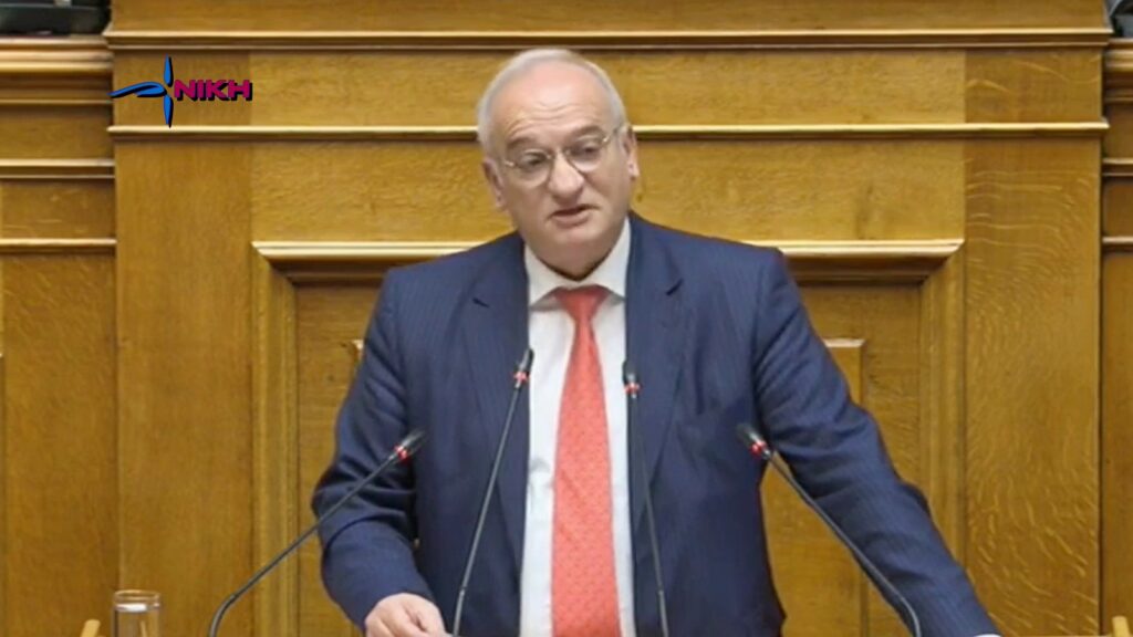 Ο βουλευτής της ΝΙΚΗΣ Ανδρέας Βορύλλας μιλά στην Ολομέλεια της Βουλής καταγγέλλοντας το πόρισμα της κυβερνητικής πλειοψηφίας για τον ΟΠΕΚΕΠΕ