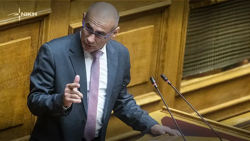 Δελβερούδης: «Απαιτούνται διευκρινίσεις για την προμήθεια 50 ηλεκτρικών λεωφορείων και ενίσχυση των μαζικών συγκοινωνιών στη Θεσσαλονίκη» Ο βουλευτής Κατερίνης της ΝΙΚΗΣ, Κομνηνός Δελβερούδης, κατά τη διαδικτυακή τοποθέτησή του στην Επιτροπή Παραγωγής και Εμπορίου της Βουλής για την προμήθεια ηλεκτρικών λεωφορείων