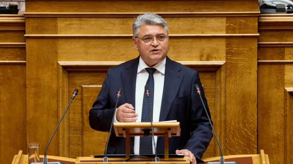 Ο Δημήτρης Νατσιός μιλά στη Βουλή για το σκάνδαλο του ΟΠΕΚΕΠΕ και τις ευθύνες του πολιτικού συστήματος