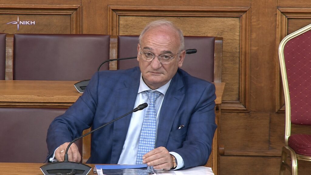 Ο Ανδρέας Βορύλλας μιλά στην Επιτροπή Οικονομικών Υποθέσεων της Βουλής για τη σύμβαση παραχώρησης των κρατικών λαχείων