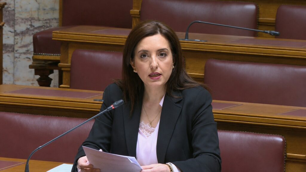 Η βουλευτής της ΝΙΚΗΣ Ασπασία Κουρουπάκη μιλά στην Επιτροπή Θεσμών και Διαφάνειας για τον διορισμό μέλους της Αρχής Καταπολέμησης Νομιμοποίησης Εσόδων από Εγκληματικές Δραστηριότητες