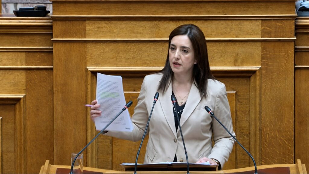 Κουρουπάκη στη Βουλή: «Σκοτεινές συμβάσεις 15 εκατ. ευρώ πάνω στην ”αλυσίδα ζωής” της αιμοδοσίας» Η βουλευτής Β1 Βορείου Τομέα Αθηνών της ΝΙΚΗΣ, Ασπασία Κουρουπάκη, στο βήμα της Ολομέλειας της Βουλής κατά την ομιλία της για το άρθρο 36 και το κεντρικό πληροφοριακό σύστημα αιμοδοσίας
