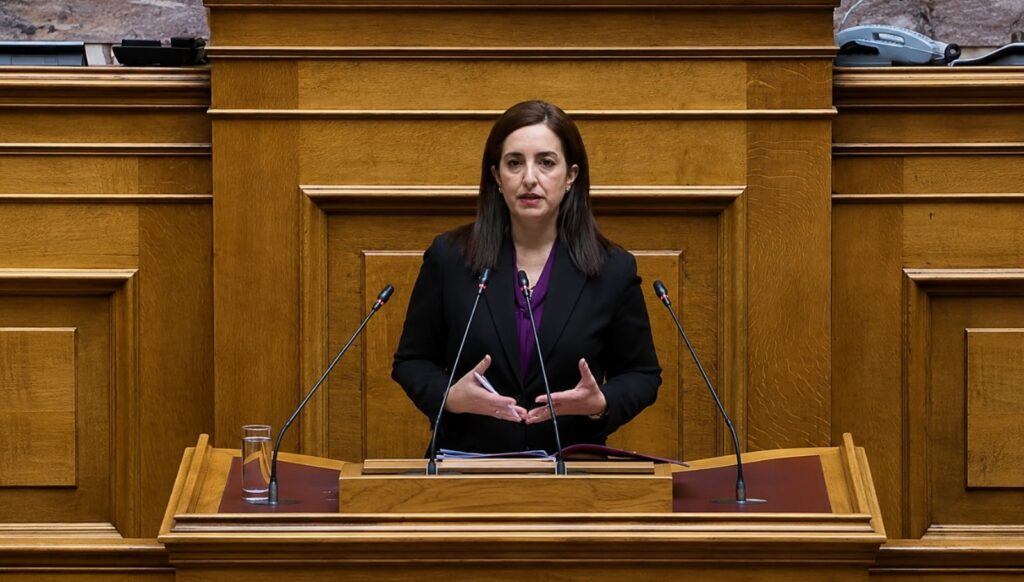 Η βουλευτής της ΝΙΚΗΣ Ασπασία Κουρουπάκη στη Βουλή κατά τη δευτερολογία της για το νομοσχέδιο του Υπουργείου Υγείας