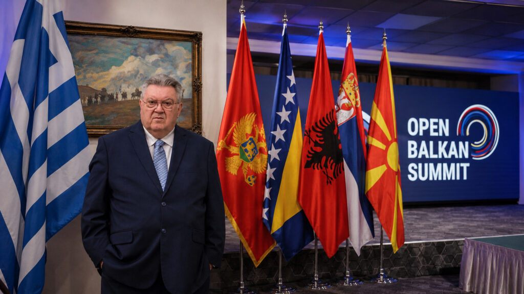 Χάρτης των Δυτικών Βαλκανίων με την Ελλάδα στο επίκεντρο των γεωπολιτικών εξελίξεων και της ευρωπαϊκής διεύρυνσης