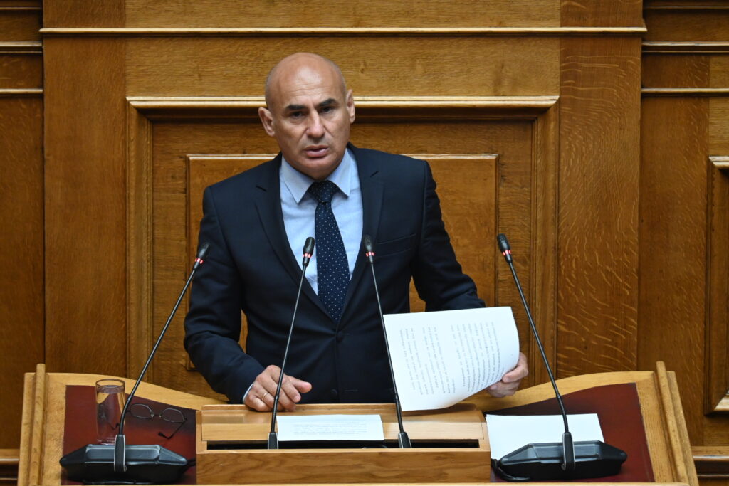 Δελβερούδης: «Κώδικας χωροταξίας-πλυντήριο για το πολεοδομικό χάος και τις κυβερνητικές εξυπηρετήσεις» Ο βουλευτής ΝΙΚΗΣ Πιερίας Κομνηνός Δελβερούδης μιλά στην Ολομέλεια της Βουλής για τον Κώδικα Χωροταξίας και Πολεοδομίας