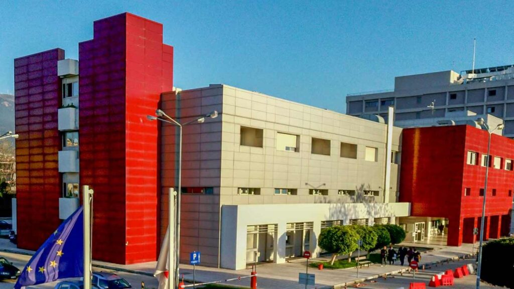 Η ΝΙΚΗ καταγγέλλει το «αδιέξοδο» της Υγείας στην Πάτρα – «Ραντεβού» τον Οκτώβριο για καρκινοπαθή! Η ΝΙΚΗ καταγγέλλει το περιστατικό στο Νοσοκομείο Πατρών «Άγιος Ανδρέας», όπου καρκινοπαθής έλαβε ραντεβού για ακτινοθεραπεία τον Οκτώβριο λόγω ελλείψεων προσωπικού
