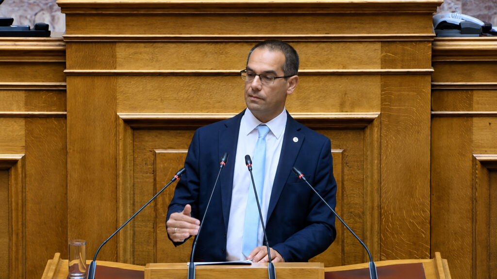 Γιώργος Ρούντας: «Η κυβέρνηση μετατρέπει τη συνταγματική αναθεώρηση σε εργαλείο εξουσίας και κομματικού ελέγχου» Ο βουλευτής Λαρίσης και αντιπρόεδρος της ΝΙΚΗΣ, Γεώργιος Ρούντας, μιλά στην Ολομέλεια της Βουλής για τη διαδικασία αναθεώρησης του Συντάγματος