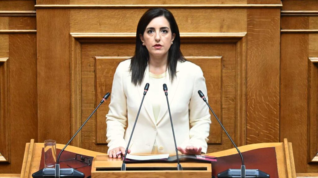 Κουρουπάκη: «Ψηφιακό φακέλωμα με κυβερνητική σφραγίδα φέρνει η Τεχνητή Νοημοσύνη στο Δημόσιο» Η βουλευτής Β1 Βόρειου Τομέα Αθηνών της ΝΙΚΗΣ, Ασπασία Κουρουπάκη, μιλά στην Ολομέλεια της Βουλής για το νομοσχέδιο της Τεχνητής Νοημοσύνης στο Δημόσιο