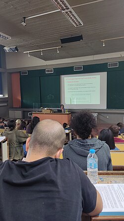 Η κυβέρνηση γύρισε την πλάτη στους αναπληρωτές εκπαιδευτικούς και παραπέμπεται στα Ευρωπαϊκά δικαστήρια – Δικαίωση της ΝΙΚΗΣ