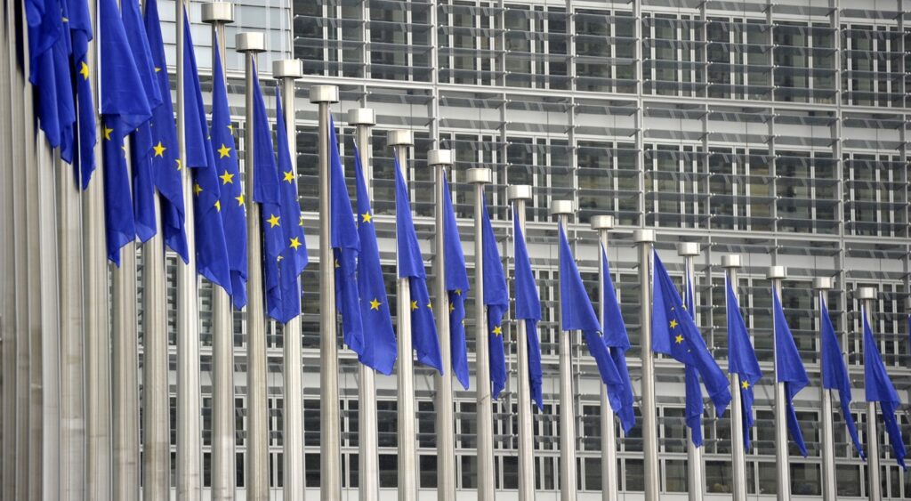 Η κυβέρνηση γύρισε την πλάτη στους αναπληρωτές εκπαιδευτικούς και παραπέμπεται στα Ευρωπαϊκά δικαστήρια – Δικαίωση της ΝΙΚΗΣ