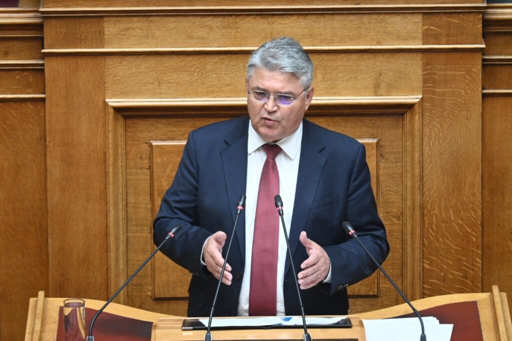 Δημήτρης Νατσιός: «Αντιπροσωπεύουμε τη Ρωμιοσύνη του μεγαλείου και της θυσίας – Εσείς εκπροσωπείτε το ψευτορωμαίικο» Δημήτρης Νατσιός