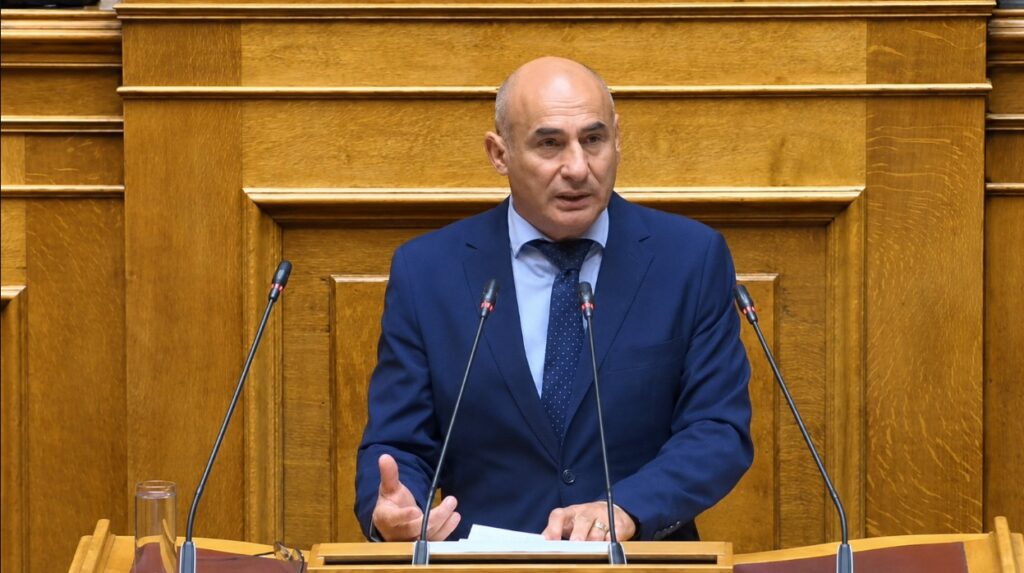 Δελβερούδης: «Τα Συντάγματα αποτυγχάνουν όταν οι κυβερνήσεις θεωρούν ότι βρίσκονται πάνω από αυτά»