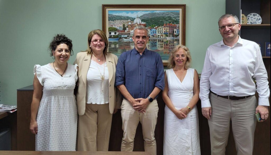 Η ΝΙΚΗ δίπλα στην κοινωνία και τους φορείς της Λέσβου Κλιμάκιο της ΝΙΚΗΣ κατά τη διάρκεια της επίσκεψής του στη Μυτιλήνη και των συναντήσεων με εκπροσώπους της Αυτοδιοίκησης και τοπικούς φορείς της Λέσβου