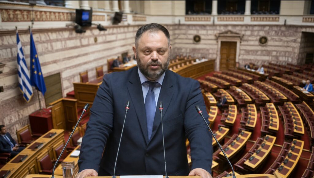 Τσιρώνης: «Η κυβέρνηση νομοθετεί για τις τράπεζες και αφήνει απροστάτευτους τους πολίτες» Ο βουλευτής Αχαΐας της ΝΙΚΗΣ, Σπύρος Τσιρώνης, μιλά στην Ολομέλεια της Βουλής για το νομοσχέδιο προστασίας καταναλωτών και χρηματοοικονομικών υπηρεσιών
