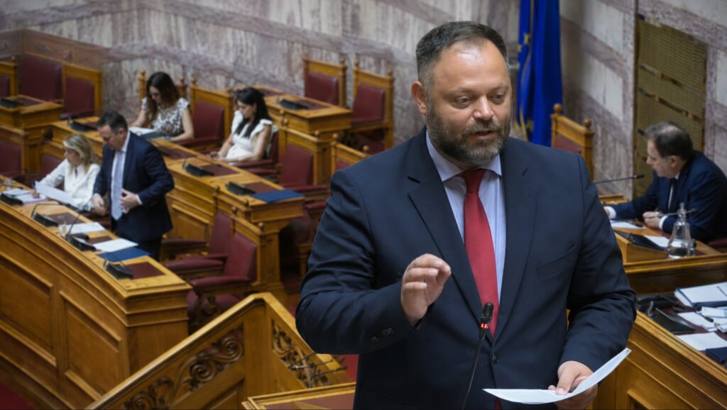 Τσιρώνης προς Βλάση: «Μετατρέψατε το Υπουργείο Παιδείας σε Υπουργείο Παραπαιδείας, με πτυχία-μαϊμού, τιμοκαταλόγους και κυβερνητικές πλάτες» Ο Σπύρος Τσιρώνης καταγγέλλει το «ΟΠΕΚΕΠΕ της Εκπαίδευσης», παράνομους τίτλους σπουδών, στρέβλωση του ΑΣΕΠ και κυβερνητικές ευθύνες