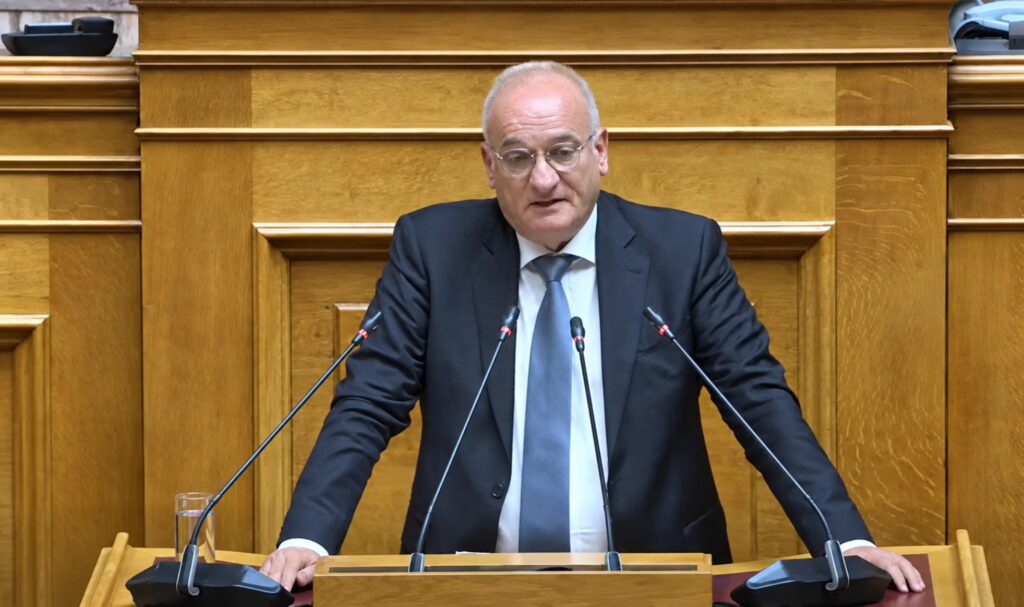 Ο βουλευτής Β2 Δυτικού Τομέα Αθηνών της ΝΙΚΗΣ Ανδρέας Βορύλλας στο βήμα της Βουλής κατά την επετειακή αναφορά στη Γενοκτονία των Ελλήνων της Μικράς Ασίας και τη Διεθνή Ημέρα Δημοκρατίας