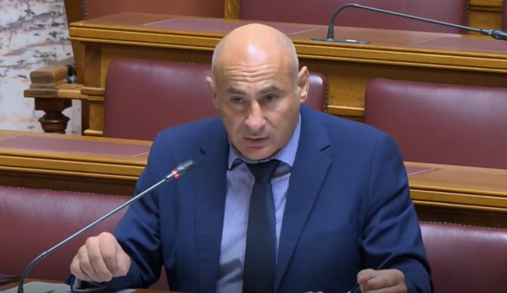 Δελβερούδης: «Αγνοούν τους δασικούς χάρτες και ανοίγουν δρόμο για νέα πρόστιμα» Ο βουλευτής Πιερίας της ΝΙΚΗΣ Κομνηνός Δελβερούδης κατά την τοποθέτησή του στην Επιτροπή Παραγωγής και Εμπορίου της Βουλής