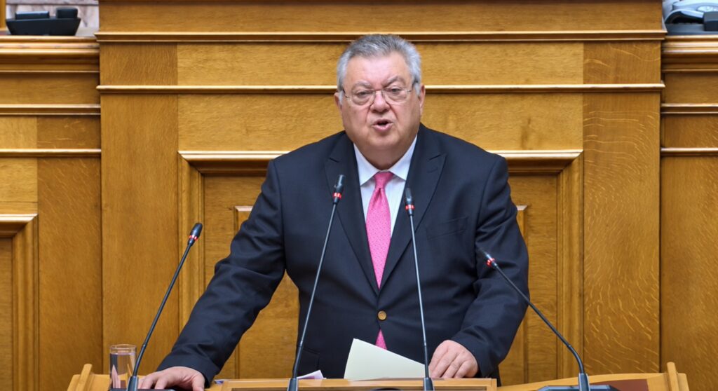 Ο βουλευτής Α΄ Ανατολικής Αττικής της ΝΙΚΗΣ Τάσος Οικονομόπουλος κατά την ομιλία του στην Ολομέλεια της Βουλής για την ψηφιακή συνεργασία Ελλάδας και Κύπρου