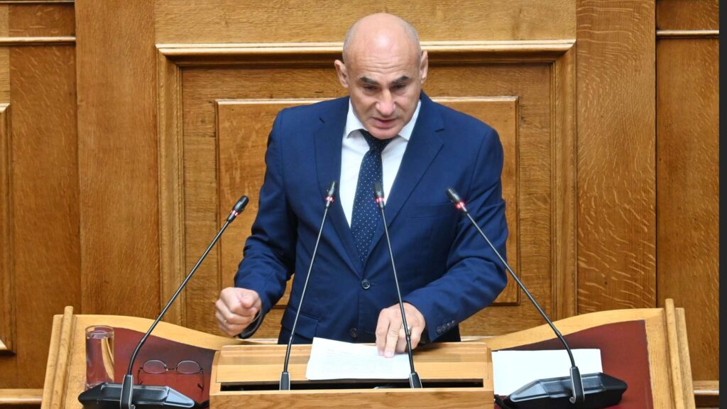 Δελβερούδης: «Μην ανοίγετε τον δρόμο για ακριβότερες μεταφορές και αδιαφανείς συμφωνίες στα λιμάνια» Ο βουλευτής Πιερίας της ΝΙΚΗΣ Κομνηνός Δελβερούδης στη Διαρκή Επιτροπή Παραγωγής και Εμπορίου για το νομοσχέδιο των Οργανισμών Λιμένων