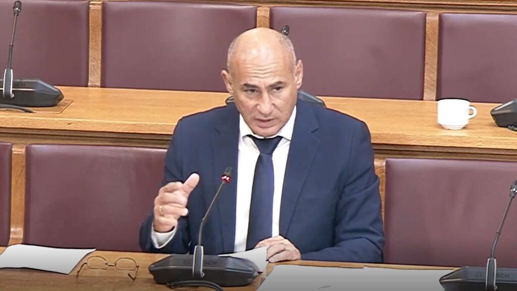 Ο Κομνηνός Δελβερούδης παρουσίασε το σχέδιο της ΝΙΚΗΣ για τον πρωτογενή τομέα και επιτέθηκε στην κυβέρνηση: «Τώρα ανακαλύψατε τον τροχό;
