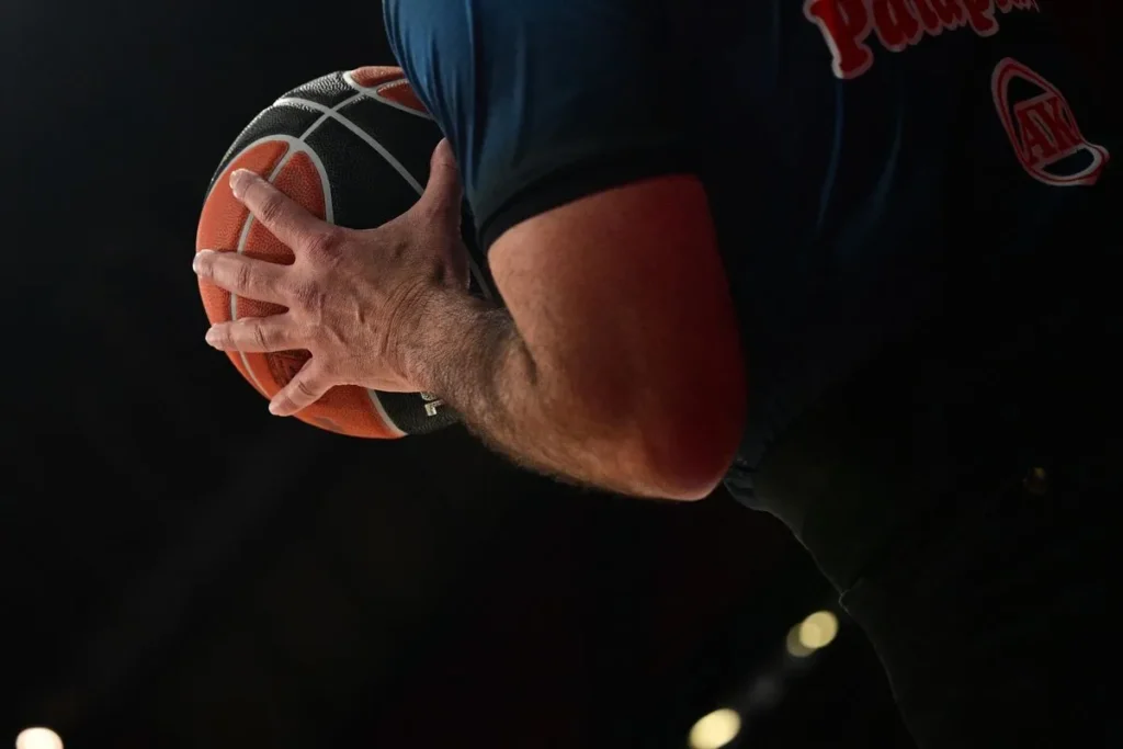 Μεγάλες οι κυβερνητικές ευθύνες για την κατάσταση στο χώρο του μπάσκετ, τεράστιες αν επαληθευτεί εμπλοκή στελεχών της
